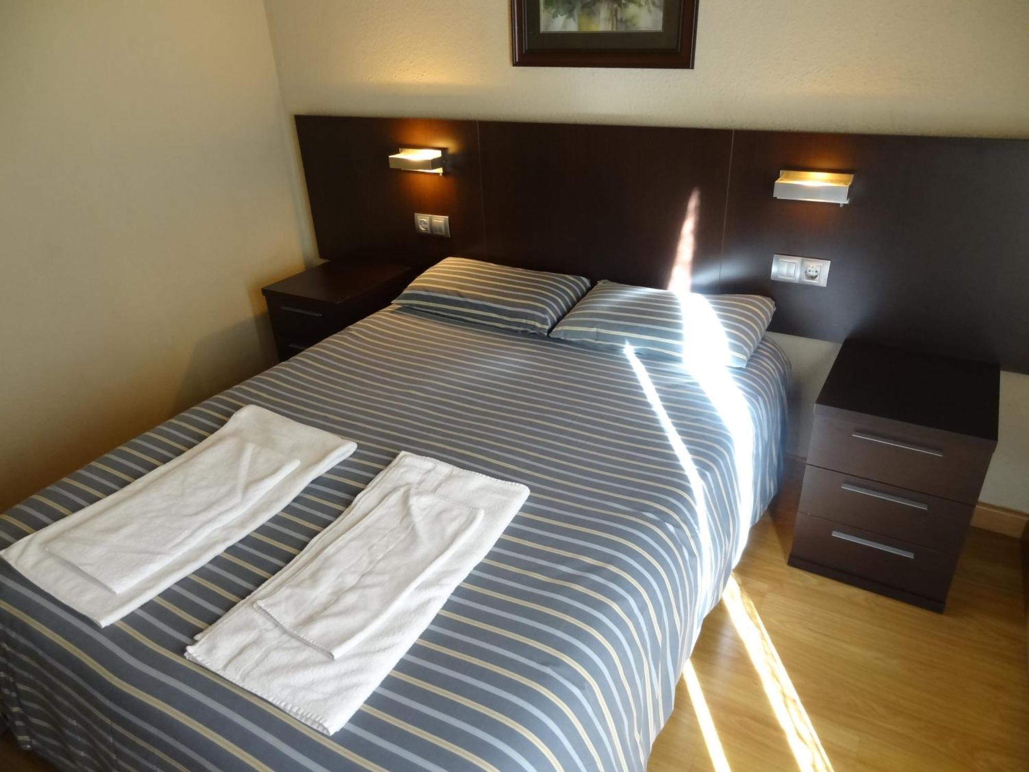 Отель Hostal Cal Forner Андорра-ла-Велья Экстерьер фото