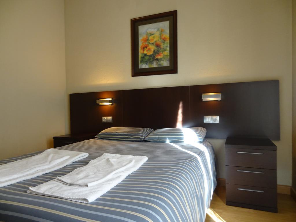 Отель Hostal Cal Forner Андорра-ла-Велья Экстерьер фото