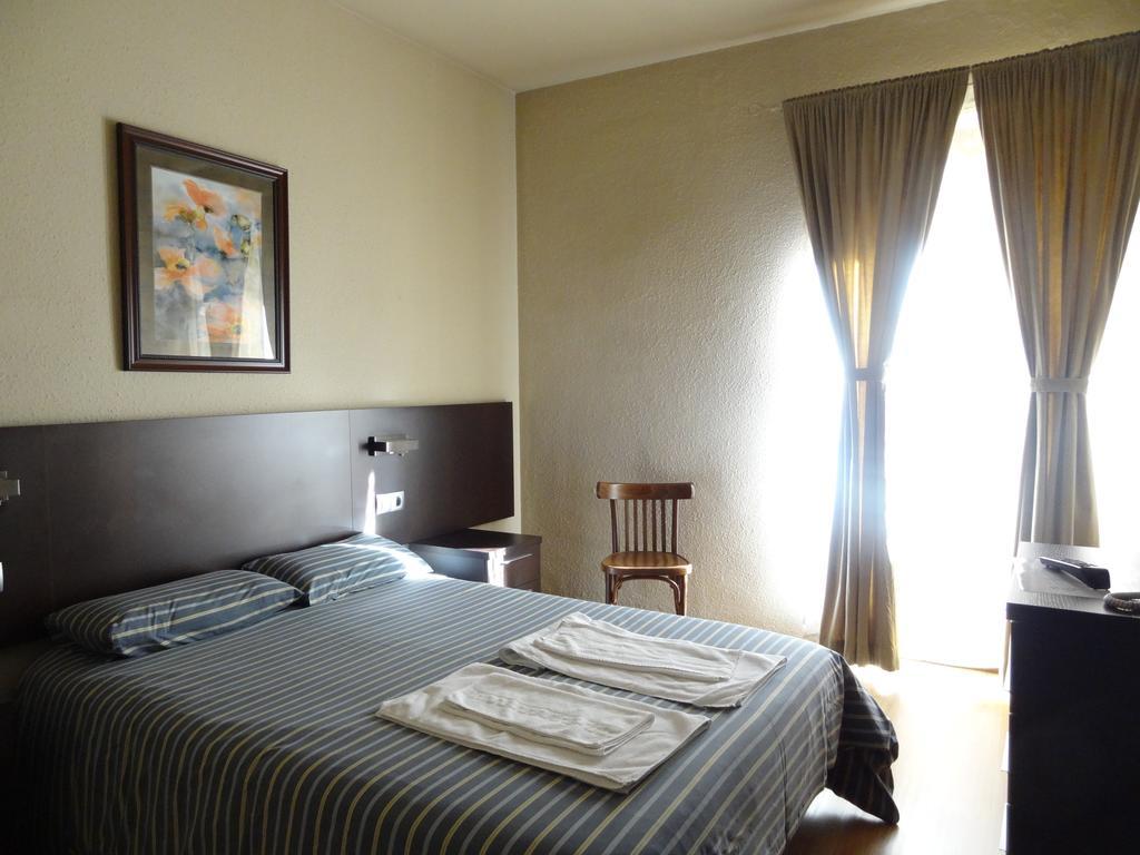 Отель Hostal Cal Forner Андорра-ла-Велья Экстерьер фото