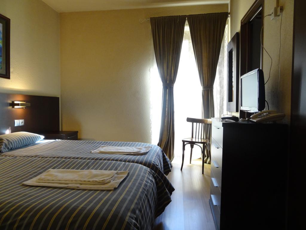 Отель Hostal Cal Forner Андорра-ла-Велья Номер фото