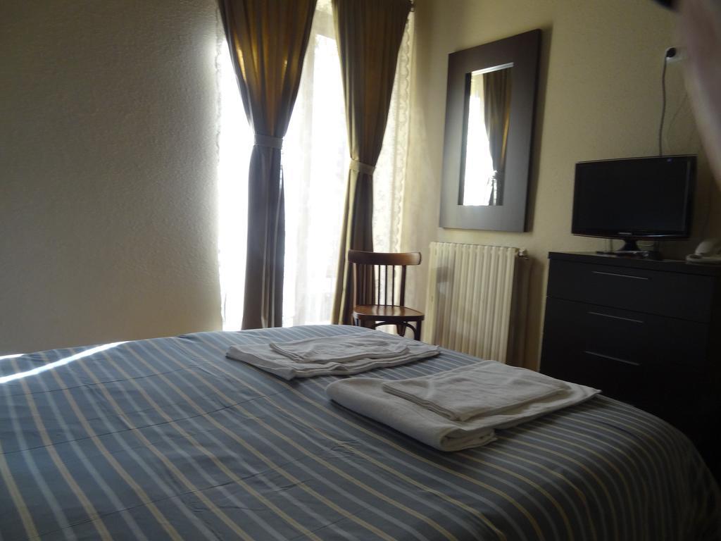 Отель Hostal Cal Forner Андорра-ла-Велья Экстерьер фото